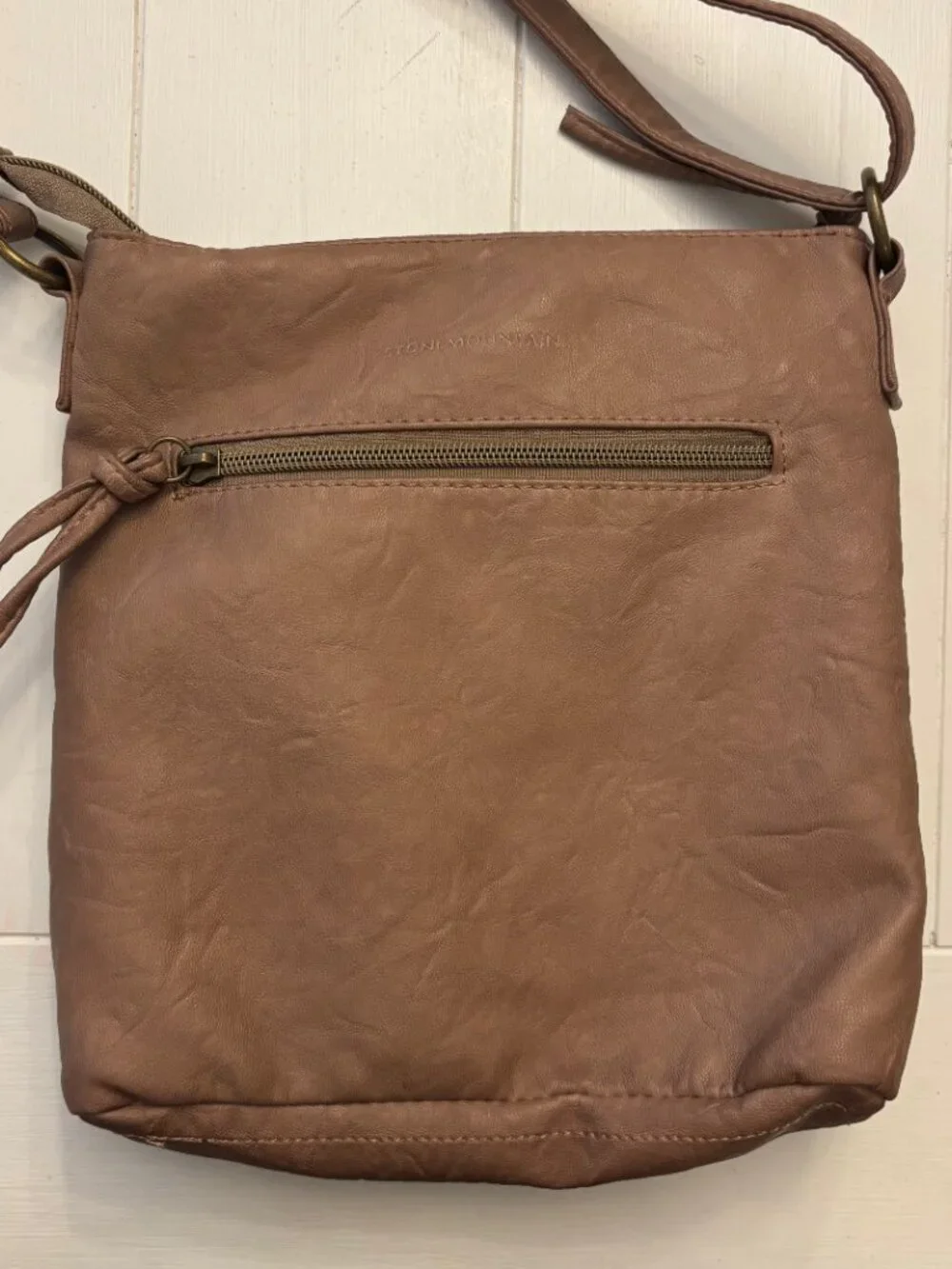 Stone Mountain USA Leather Crossbody Bag Taupe Mauve Organizer Purse